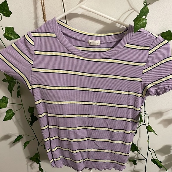 💛BUY ONE GET THE OTHER FREE!💜Garage Crop Tops - Picture 3 of 4